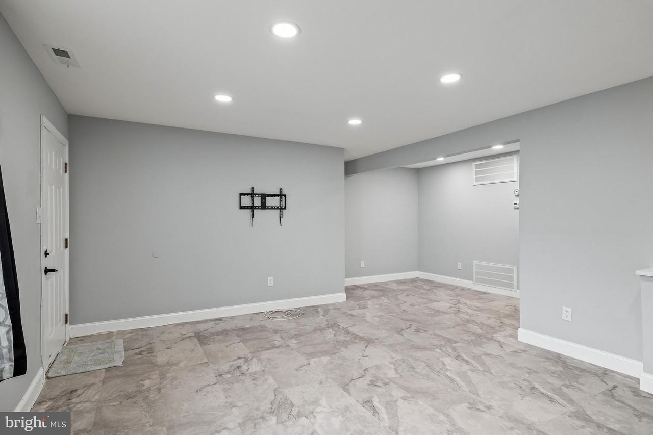 26 Knoll Dr - Photo 7 of 23