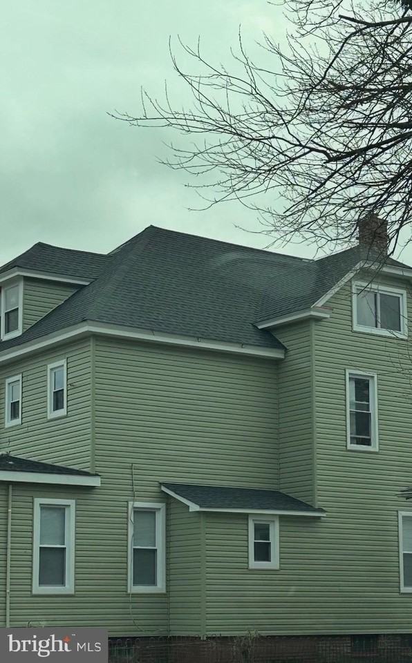 242 Grant St 1st Fl - Photo 3 of 16