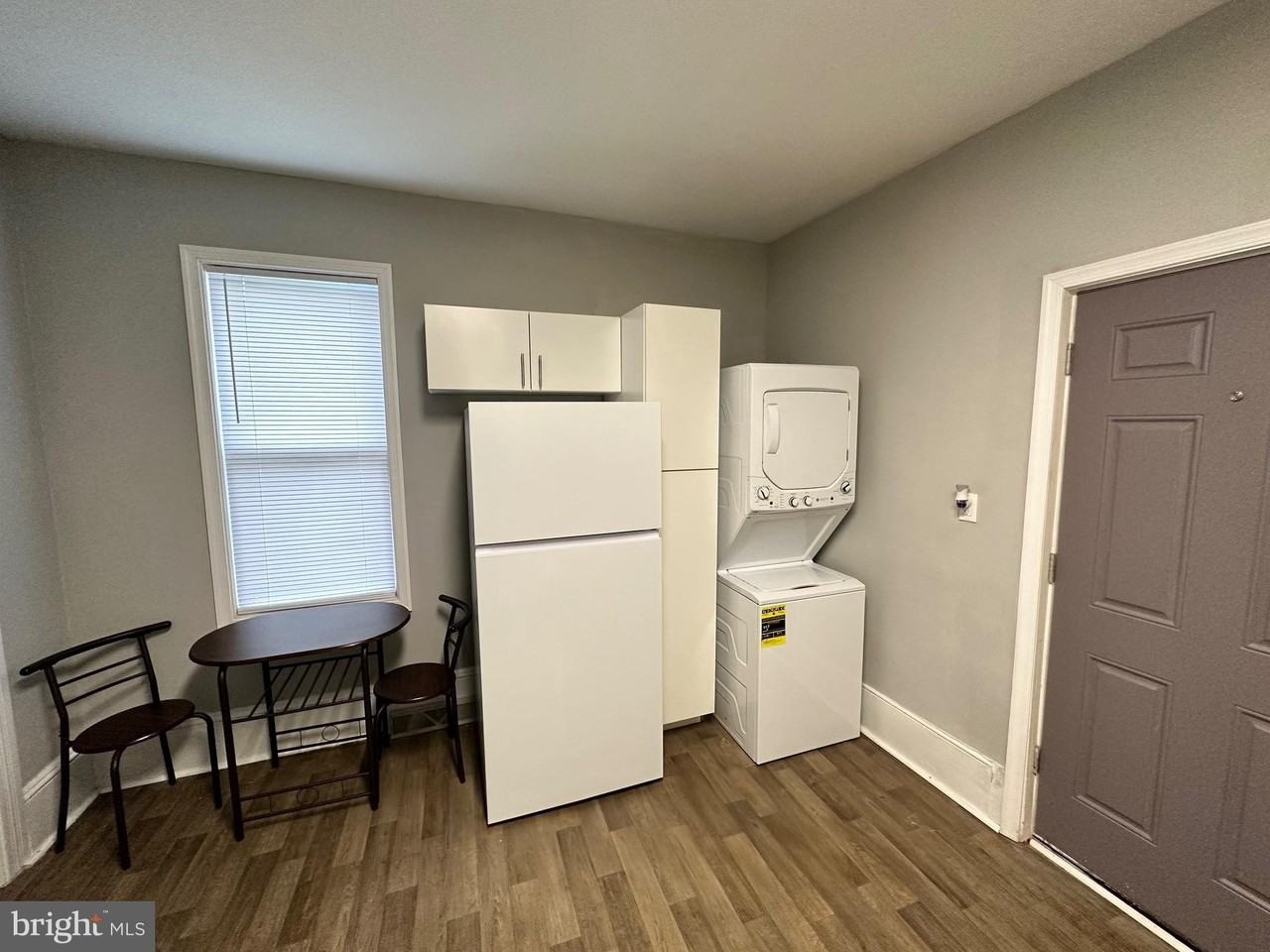 242 Grant St 1st Fl - Photo 7 of 16