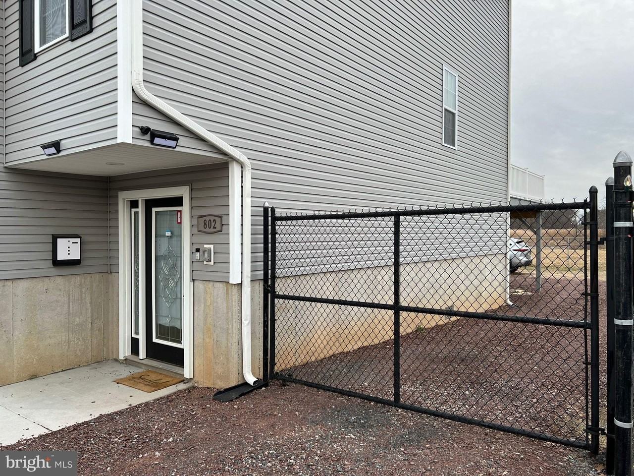 802 Sixth Ave - Photo 2 of 36