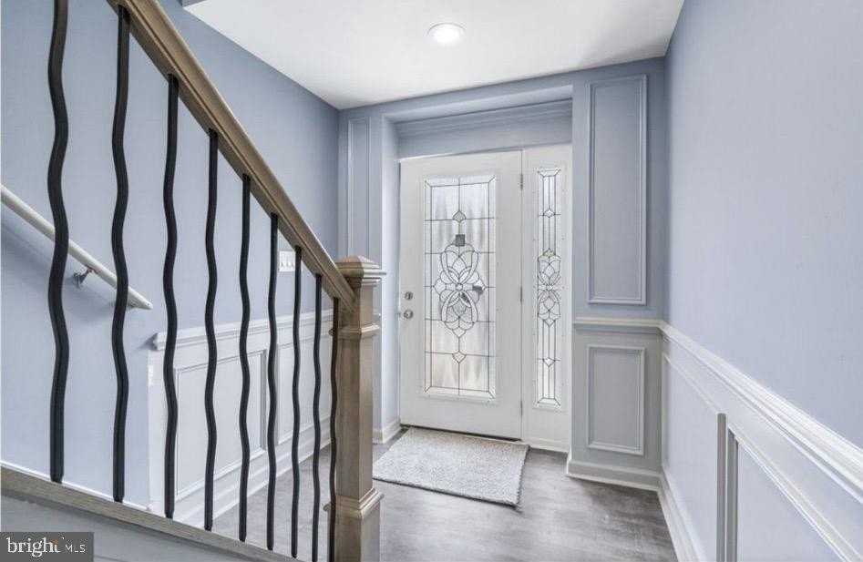 802 Sixth Ave - Photo 6 of 36