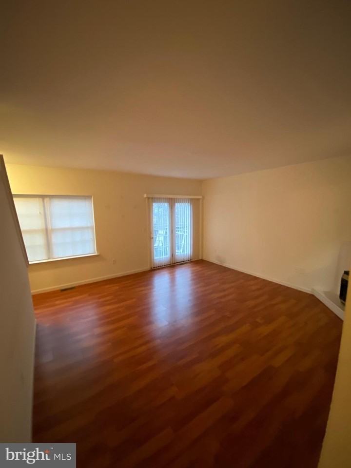 61 Queen Ave - Photo 6 of 14