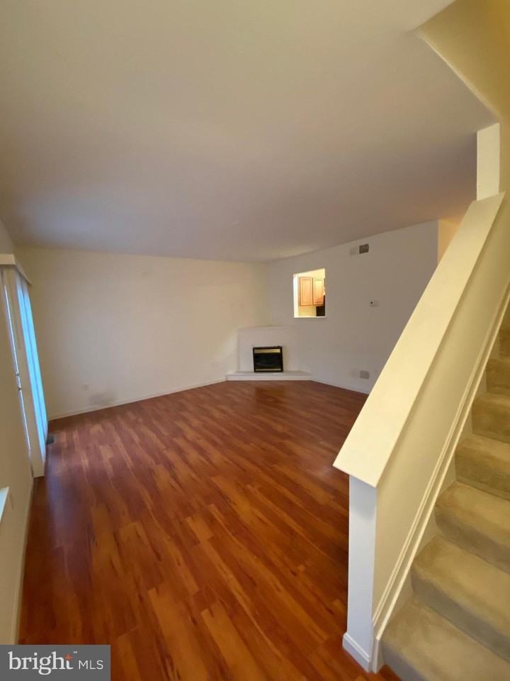 61 Queen Ave - Photo 7 of 14