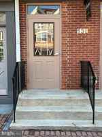 featured image of 138 W Market St Apt 3 #Apt 3