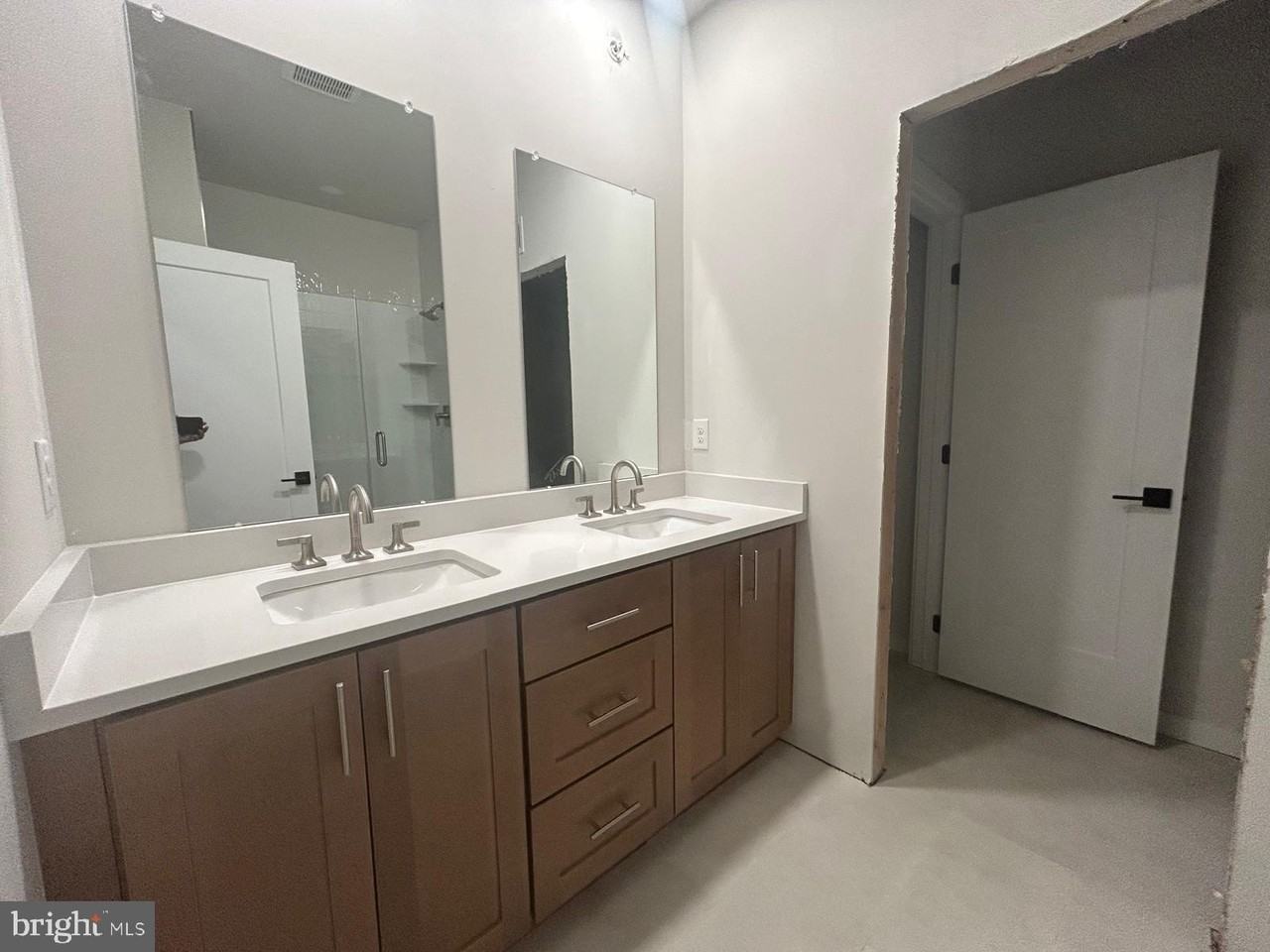 513 Anfield Rd Unit 200 - Photo 4 of 4