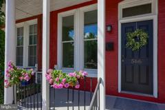 566 N Plum St - Photo 1 of 1