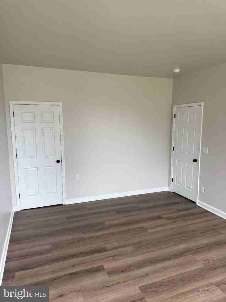 100 S Park St - Photo 6 of 19