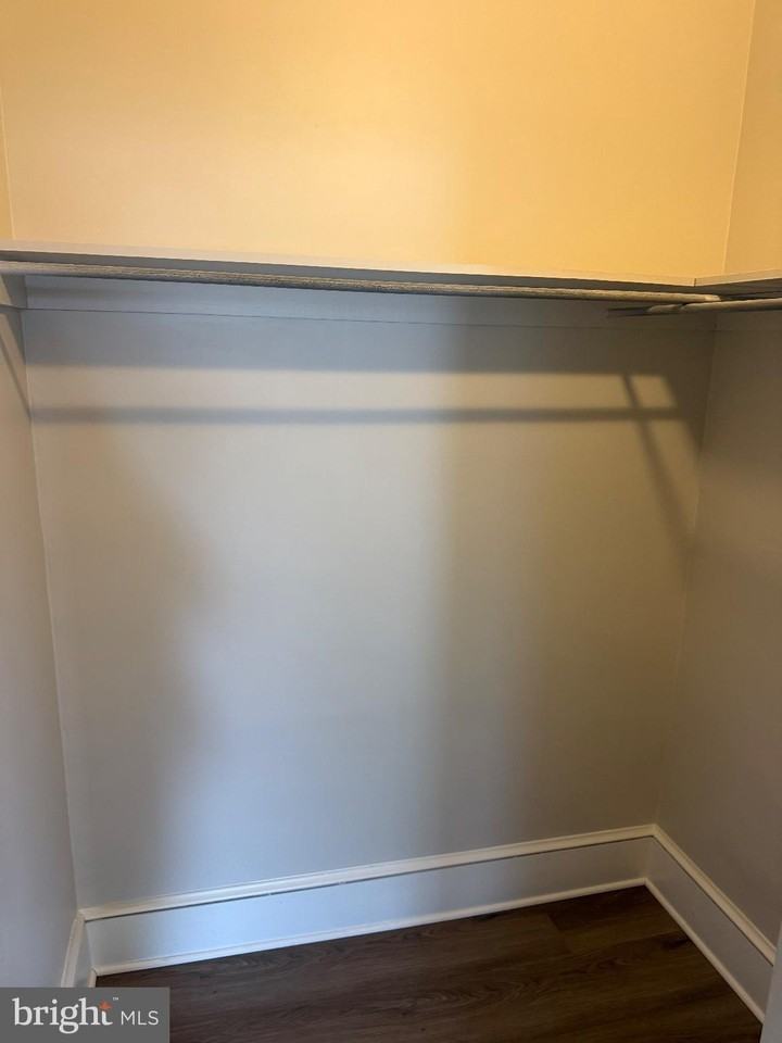 100 S Park St - Photo 7 of 19