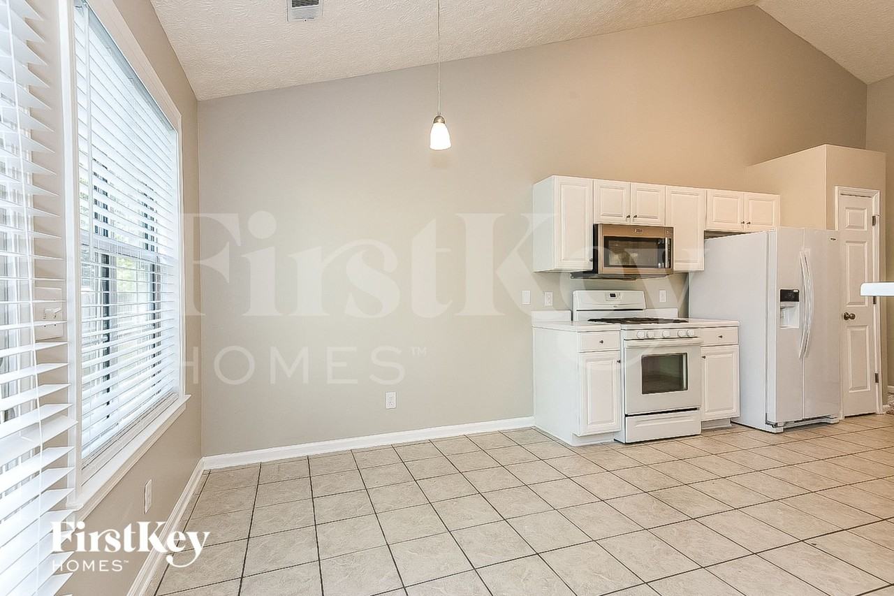 2504 Baysridge Dr Nw - Photo 7 of 15