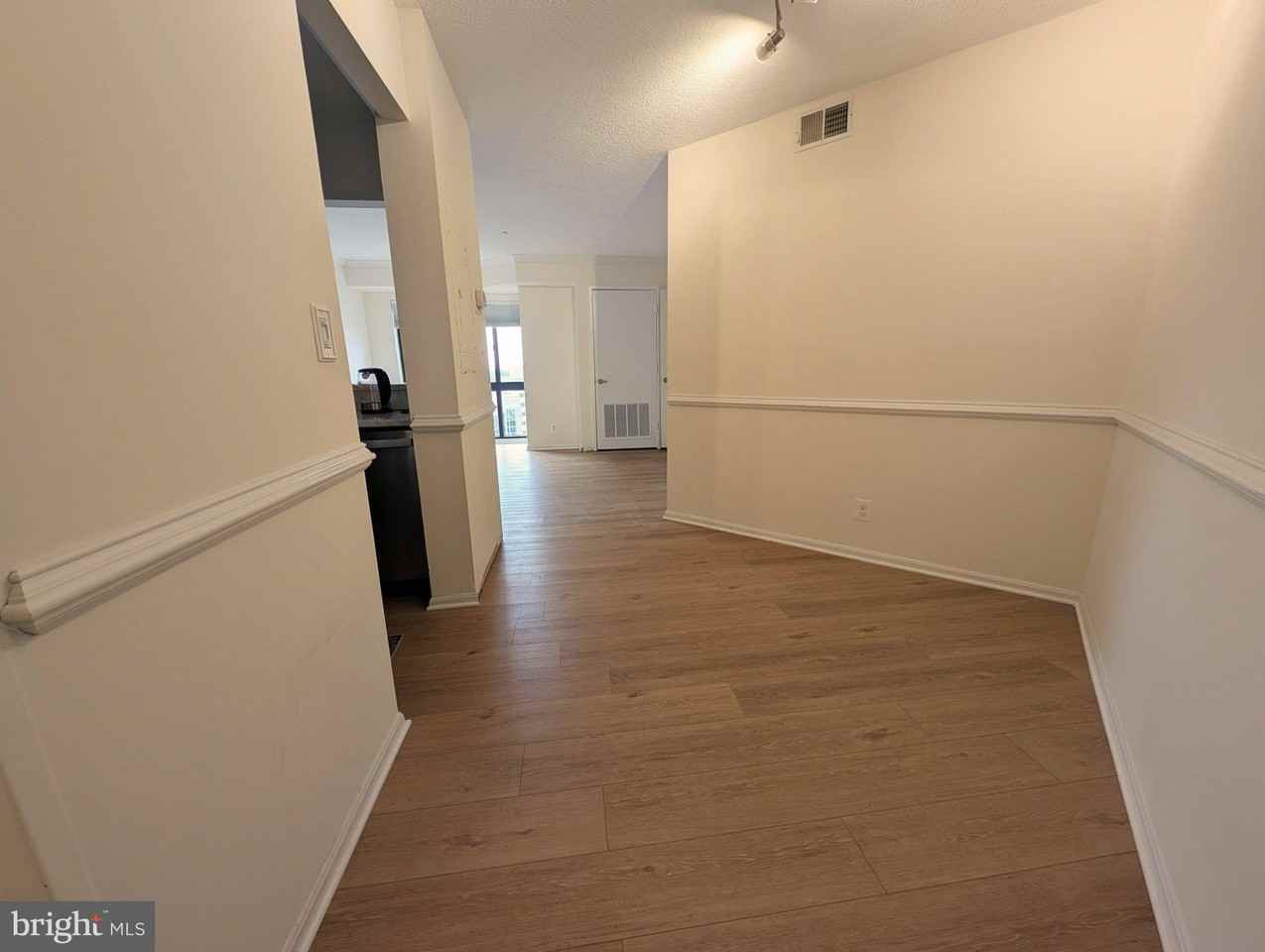 900 N Stafford St Apt 1901 - Photo 4 of 25