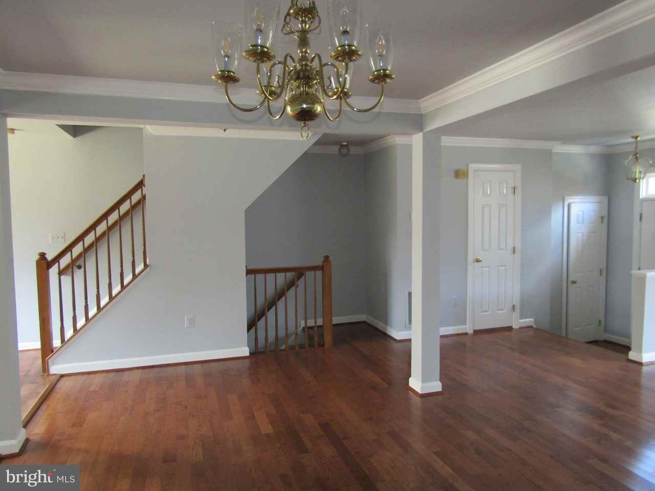 6310 Gun Cap Ct - Photo 3 of 47