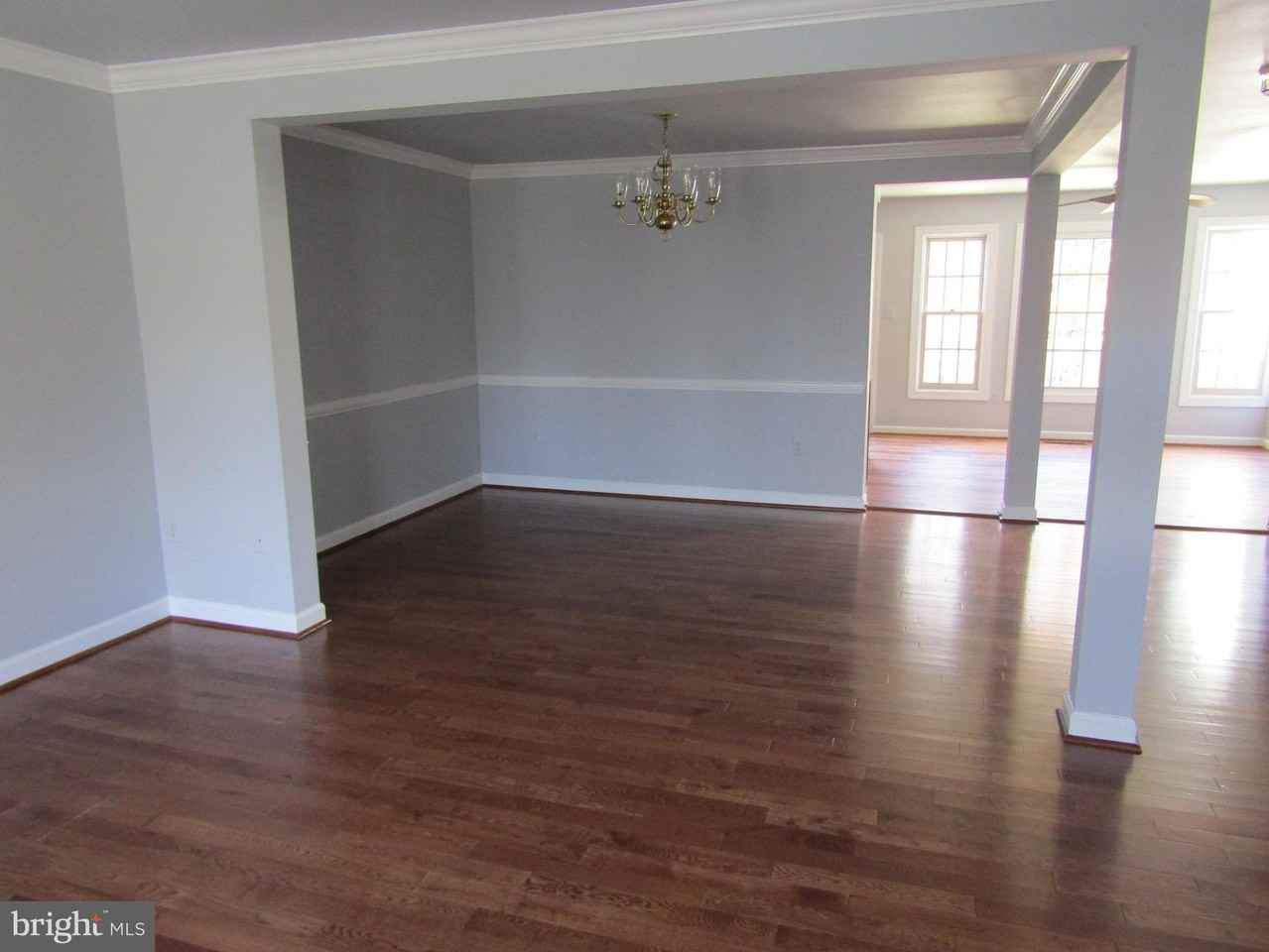 6310 Gun Cap Ct - Photo 4 of 47