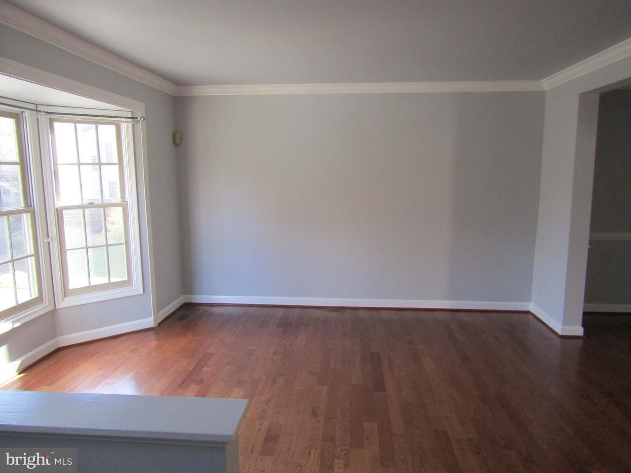 6310 Gun Cap Ct - Photo 5 of 47