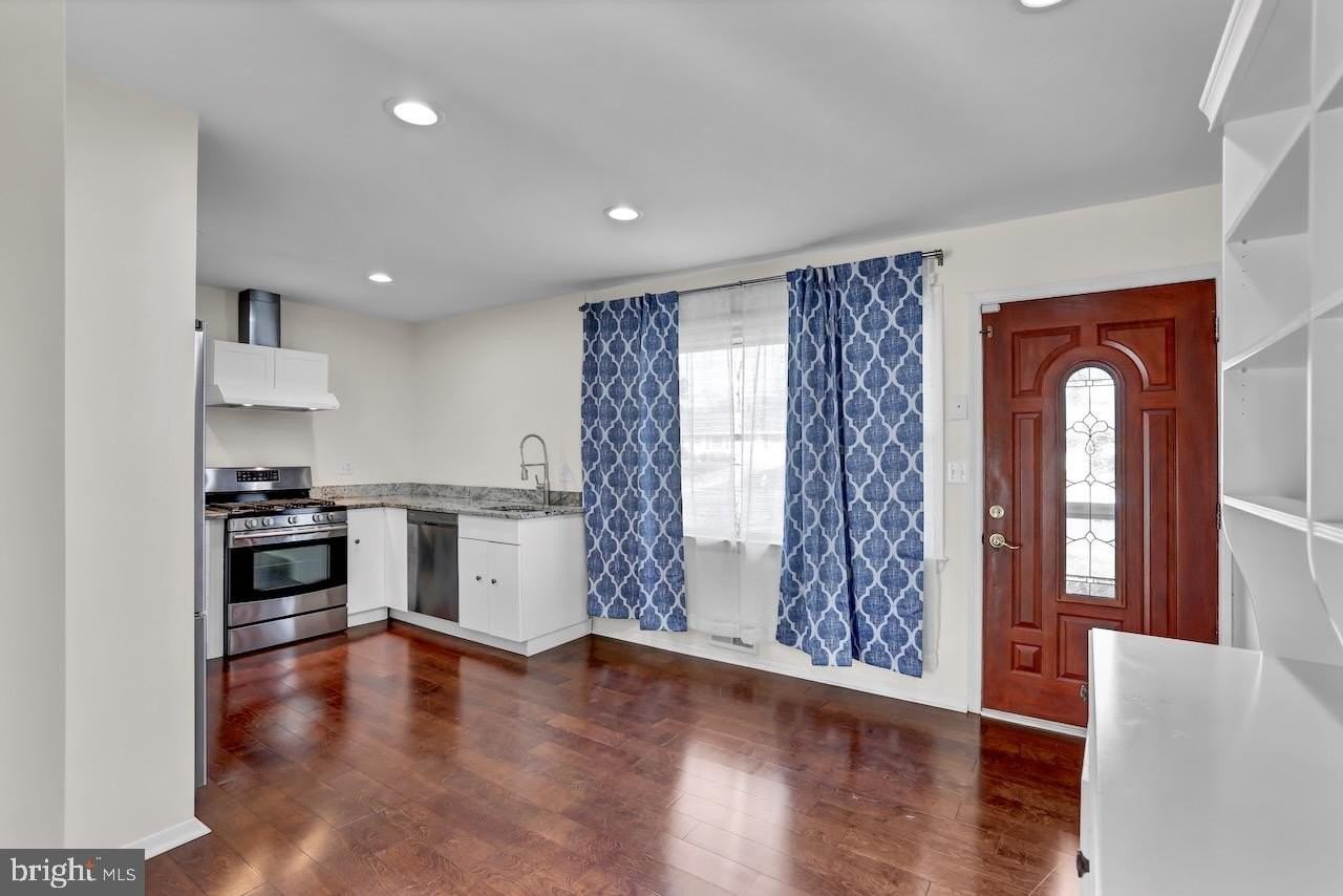 5608 Ottawa Rd - Photo 3 of 19