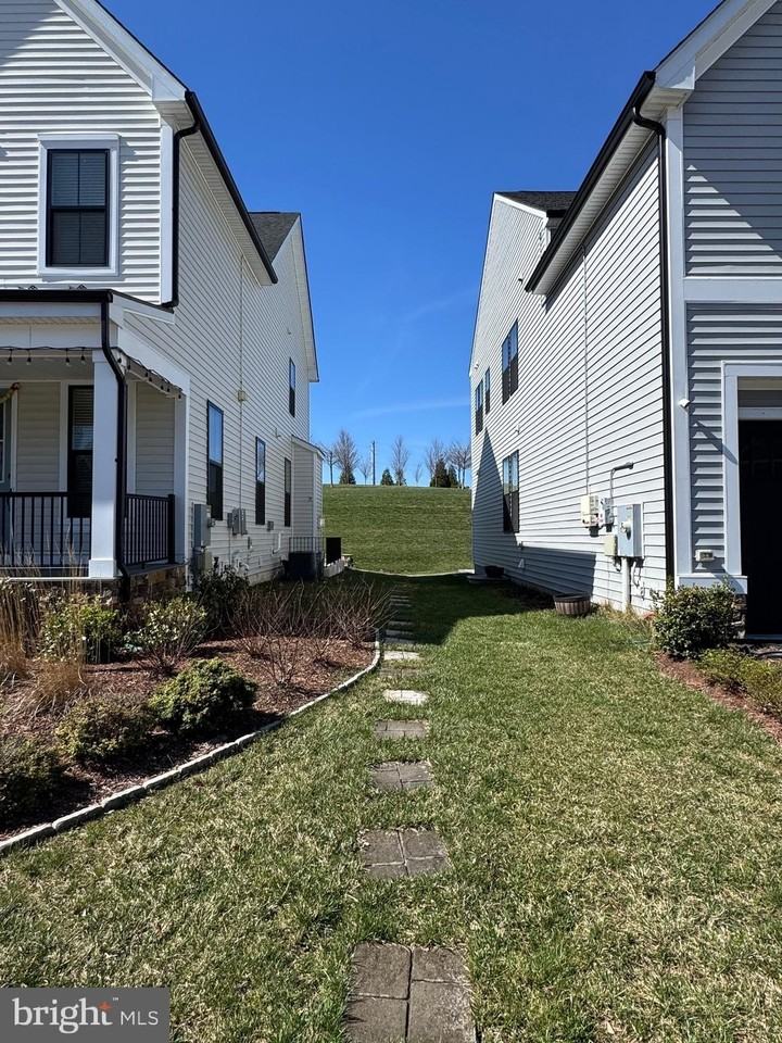 25549 Byrnes Crossing Dr - Photo 2 of 4