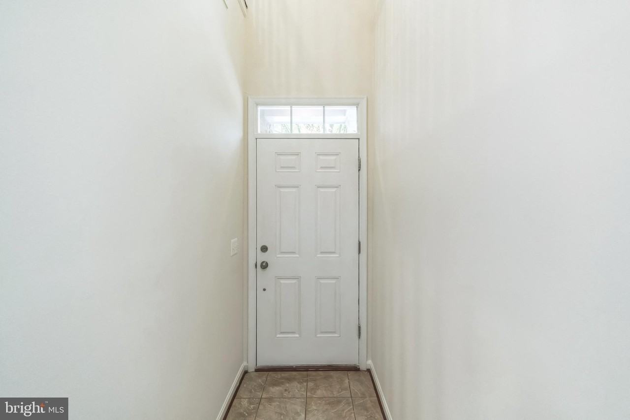 42385 Trellis Sq - Photo 3 of 28