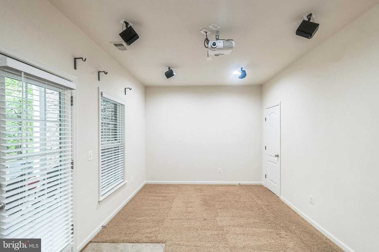 42385 Trellis Sq - Photo 6 of 28