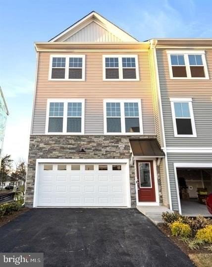 42508 Invergordon Ter - Photo 2 of 33