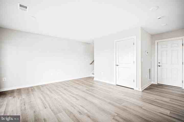 42508 Invergordon Ter - Photo 7 of 33