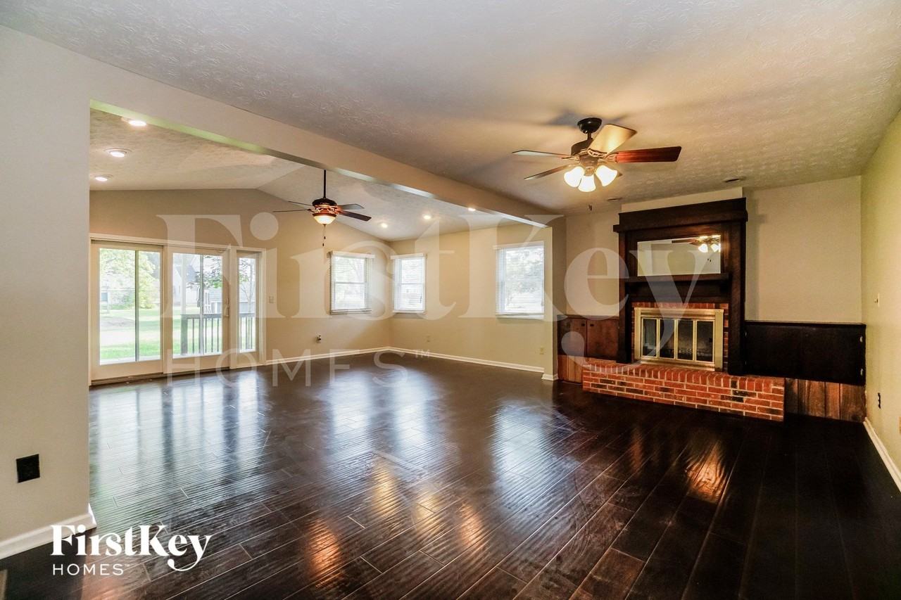 284 Bristol Dr Sw - Photo 6 of 15