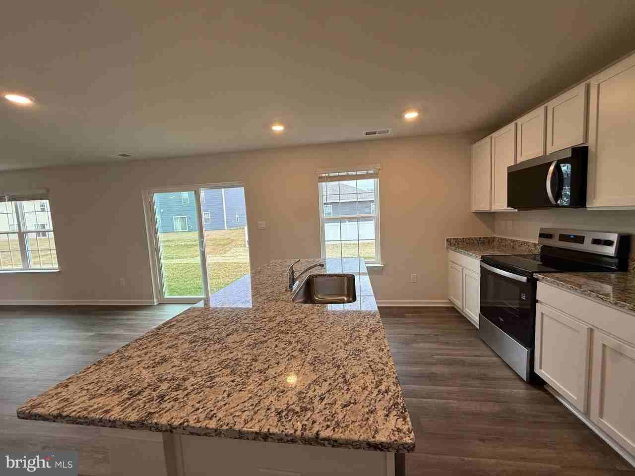 345 Anconas Blvd - Photo 3 of 24