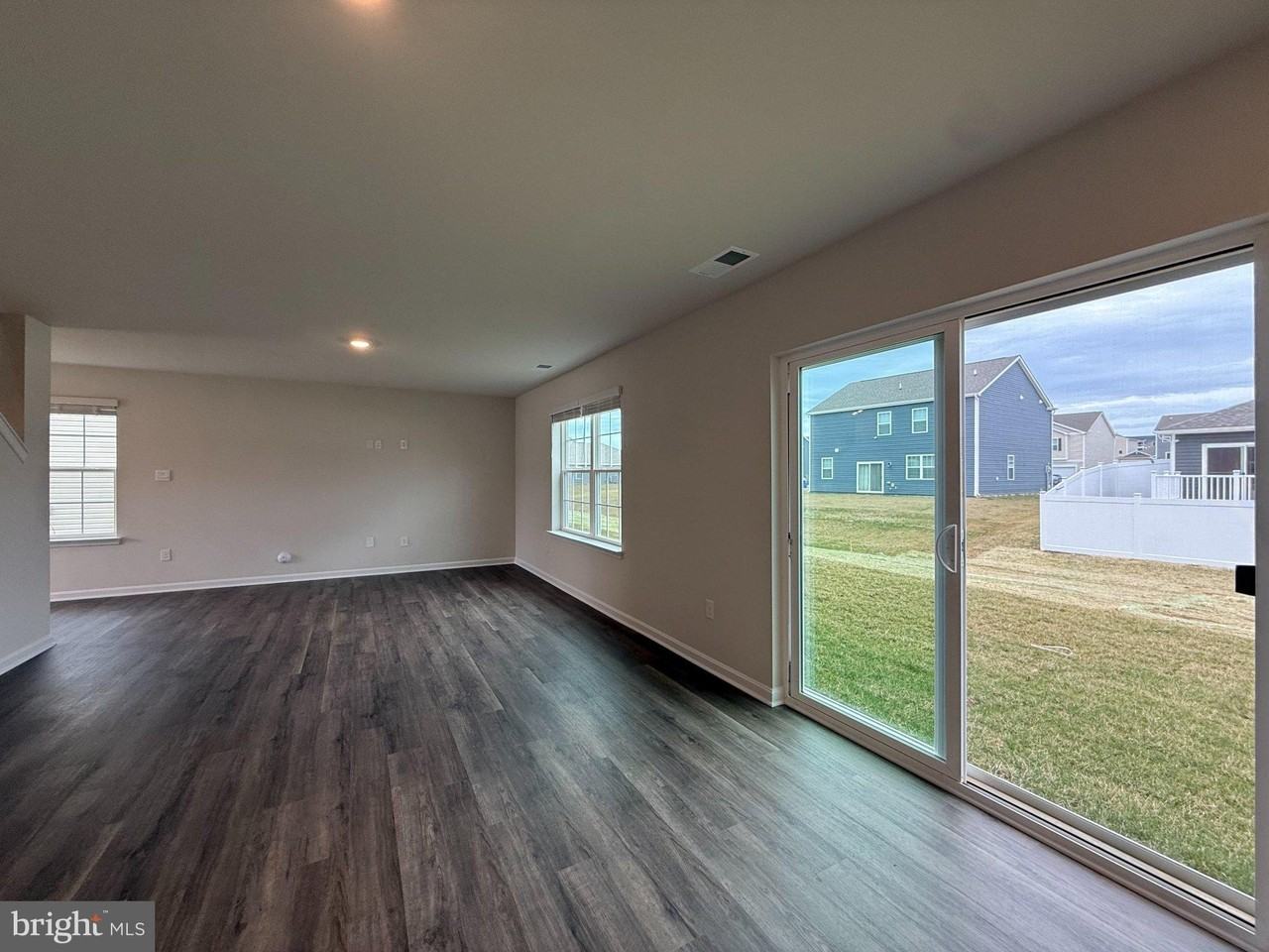 345 Anconas Blvd - Photo 6 of 24