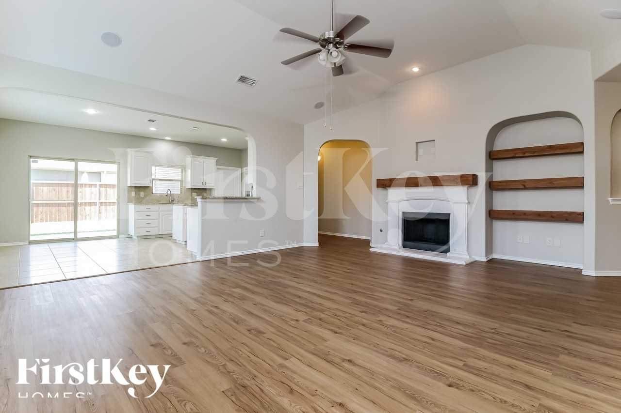 1100 Nora Ln - Photo 5 of 18