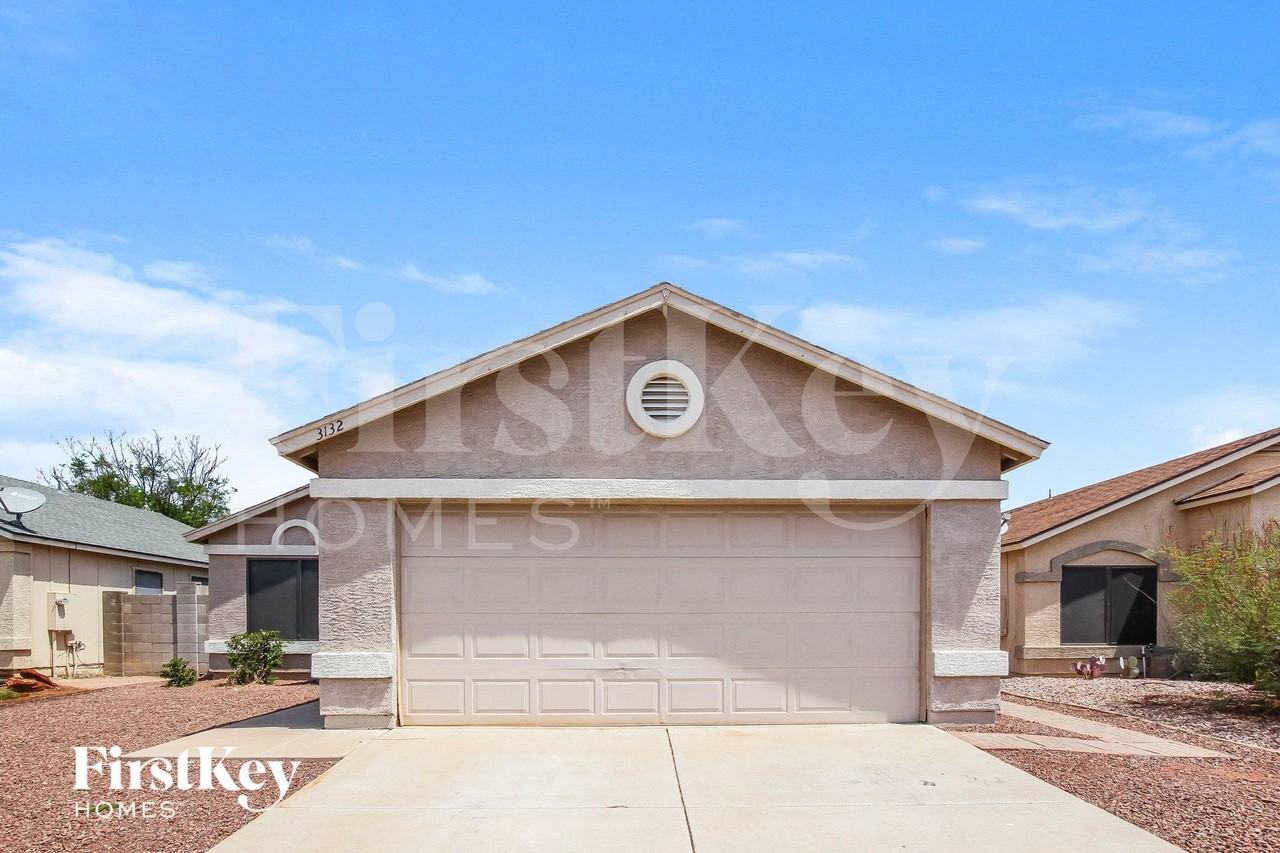 3132 W Robin Ln - Photo 2 of 15