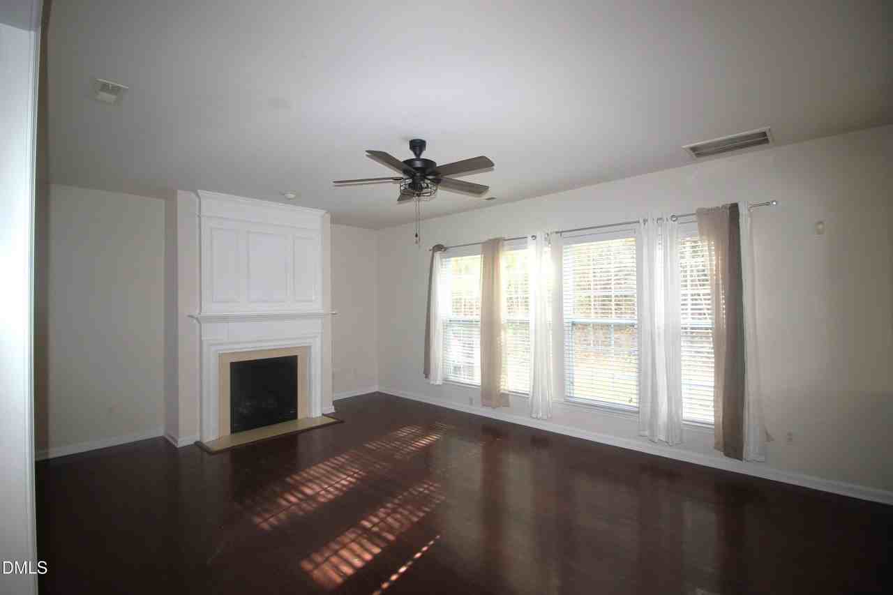 350 Euphoria Cir - Photo 7 of 31