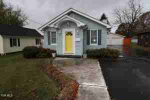 featured image of 1621 Woodside Dr