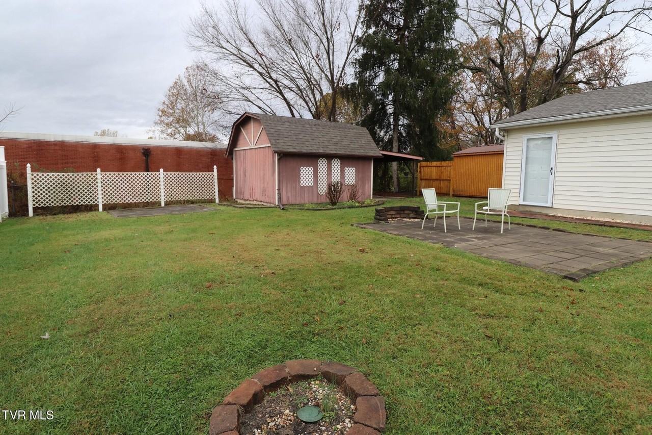 1621 Woodside Dr - Photo 7 of 22