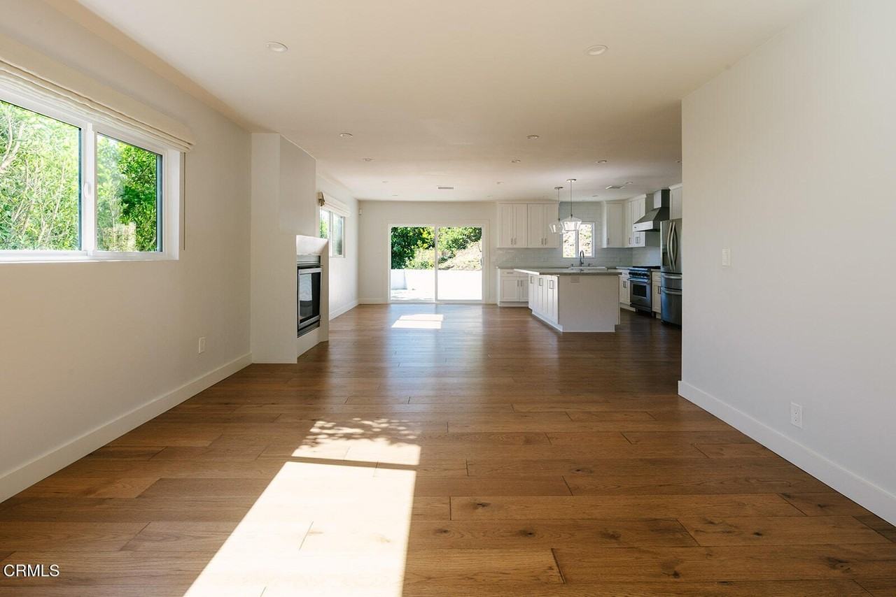 5447 Rock Castle Dr - Photo 7 of 50