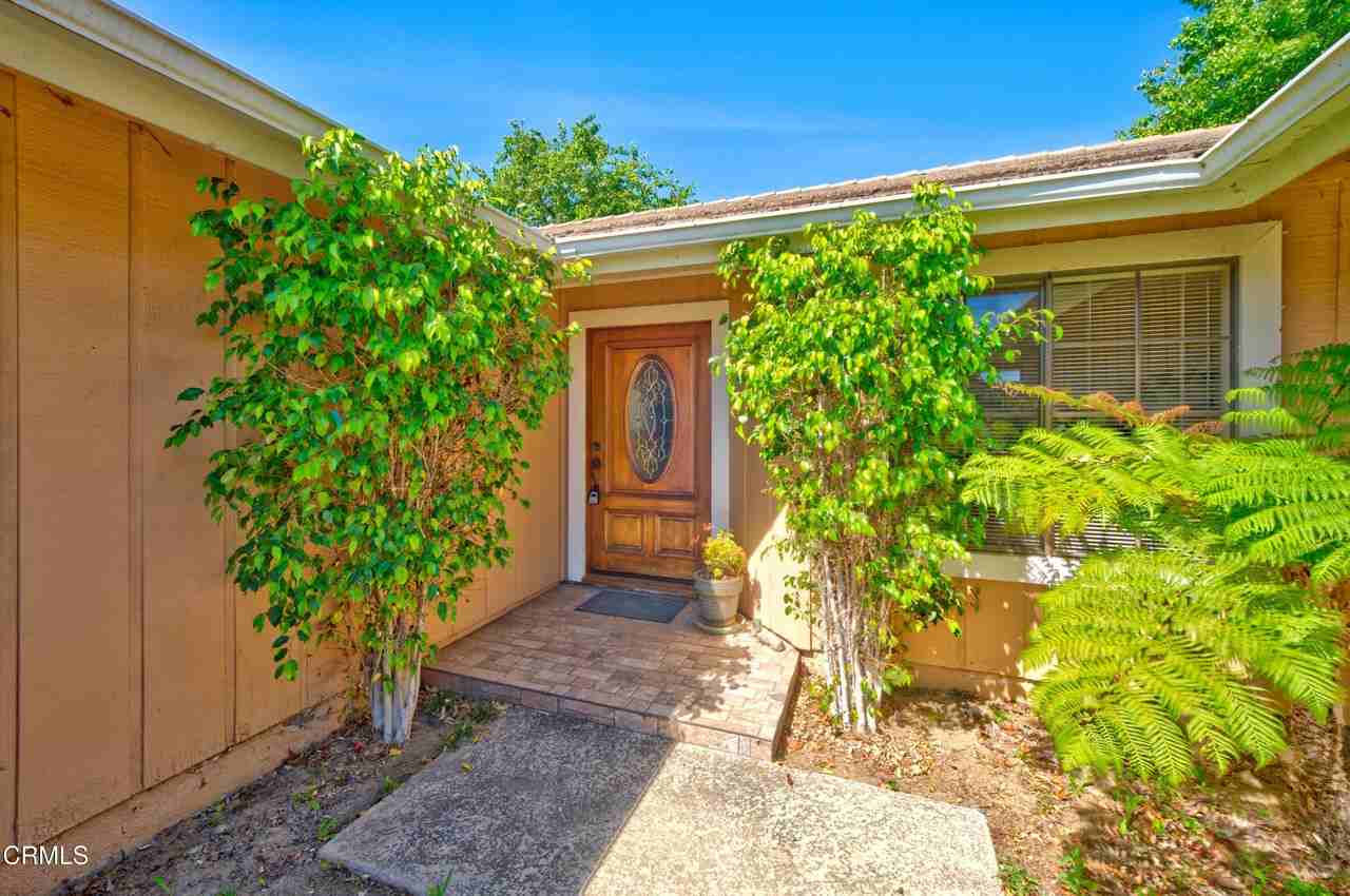 9085 Mccloud Dr - Photo 2 of 17