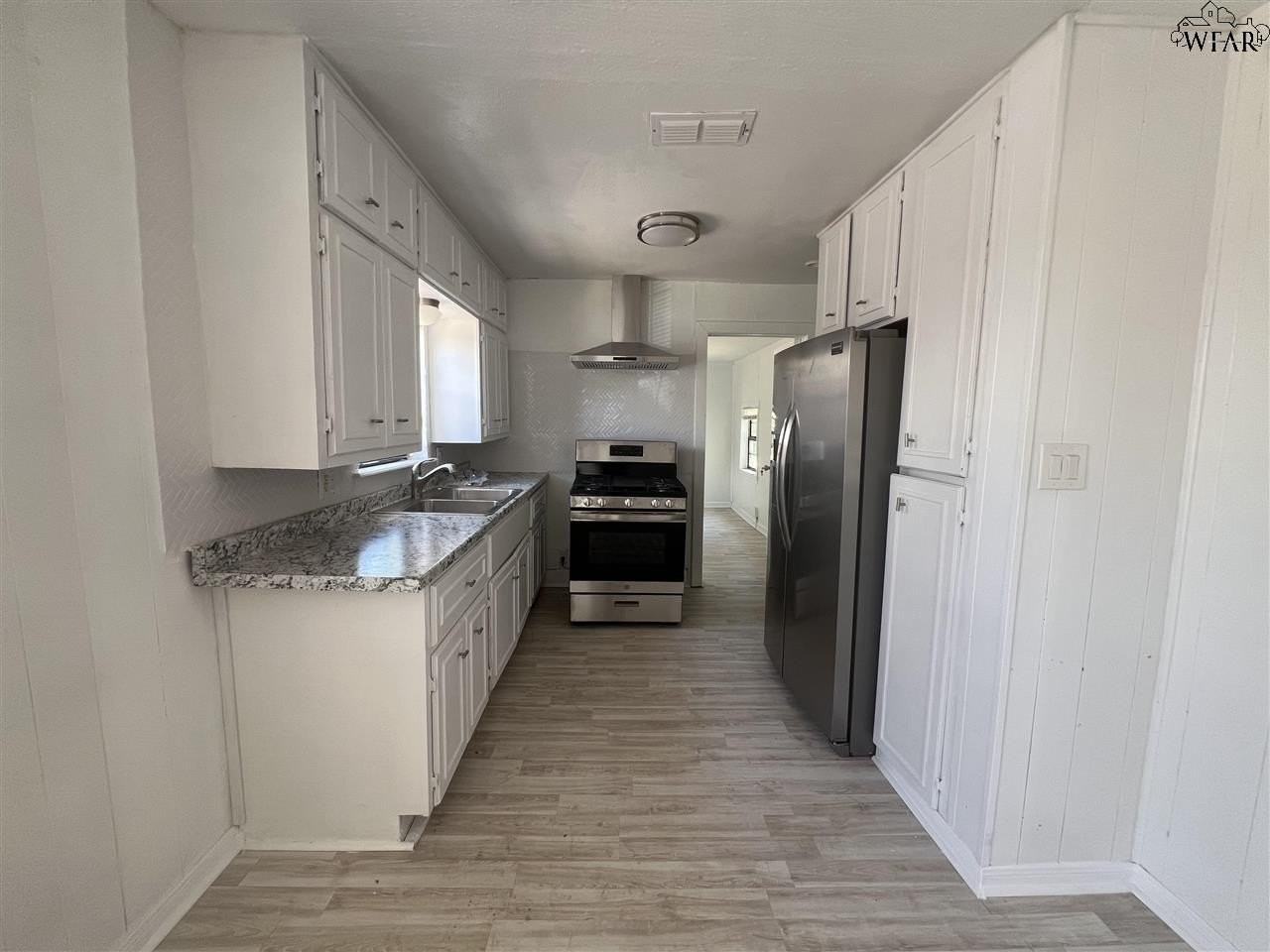 1514 23rd St - Photo 6 of 22