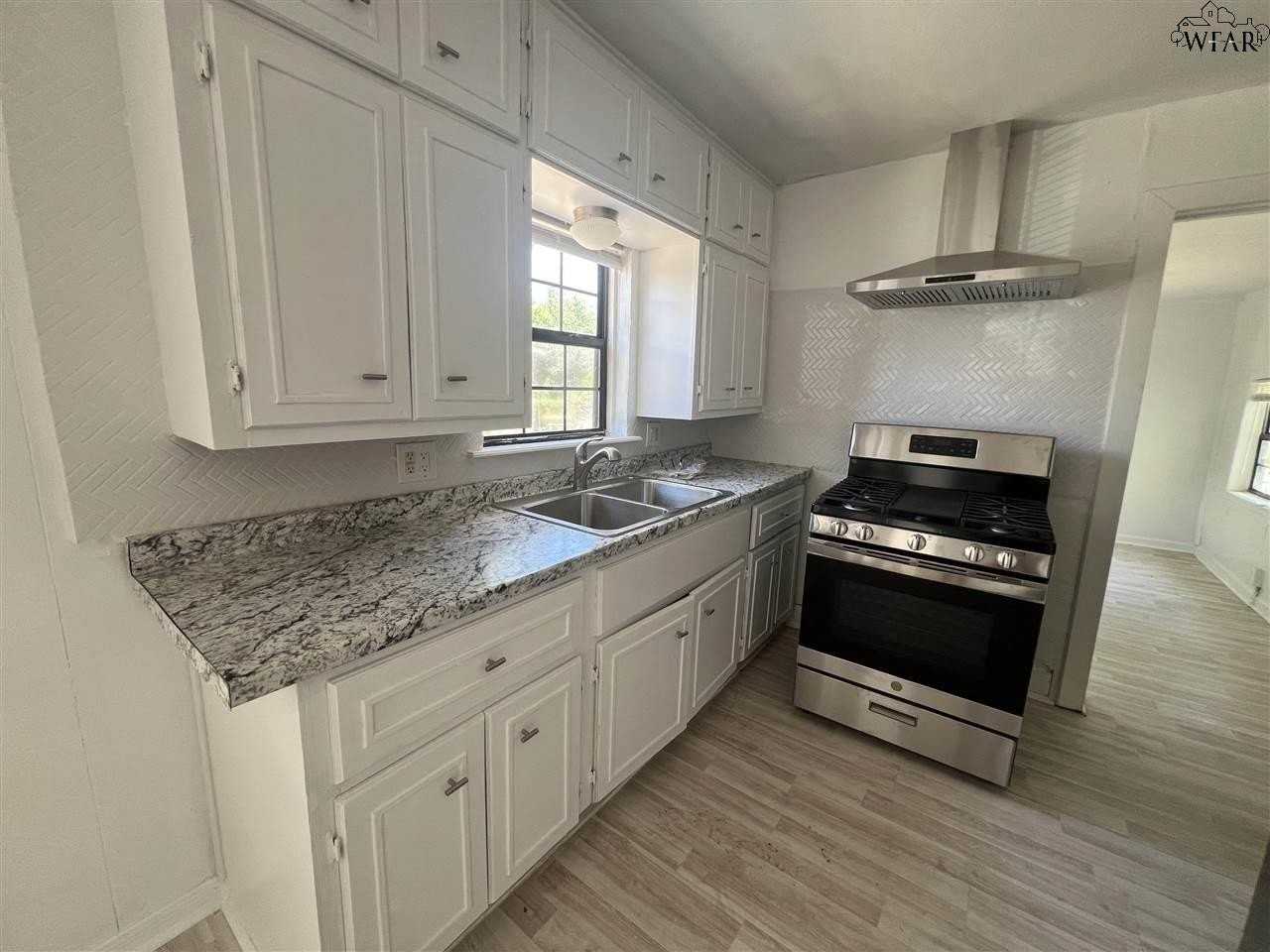 1514 23rd St - Photo 7 of 22