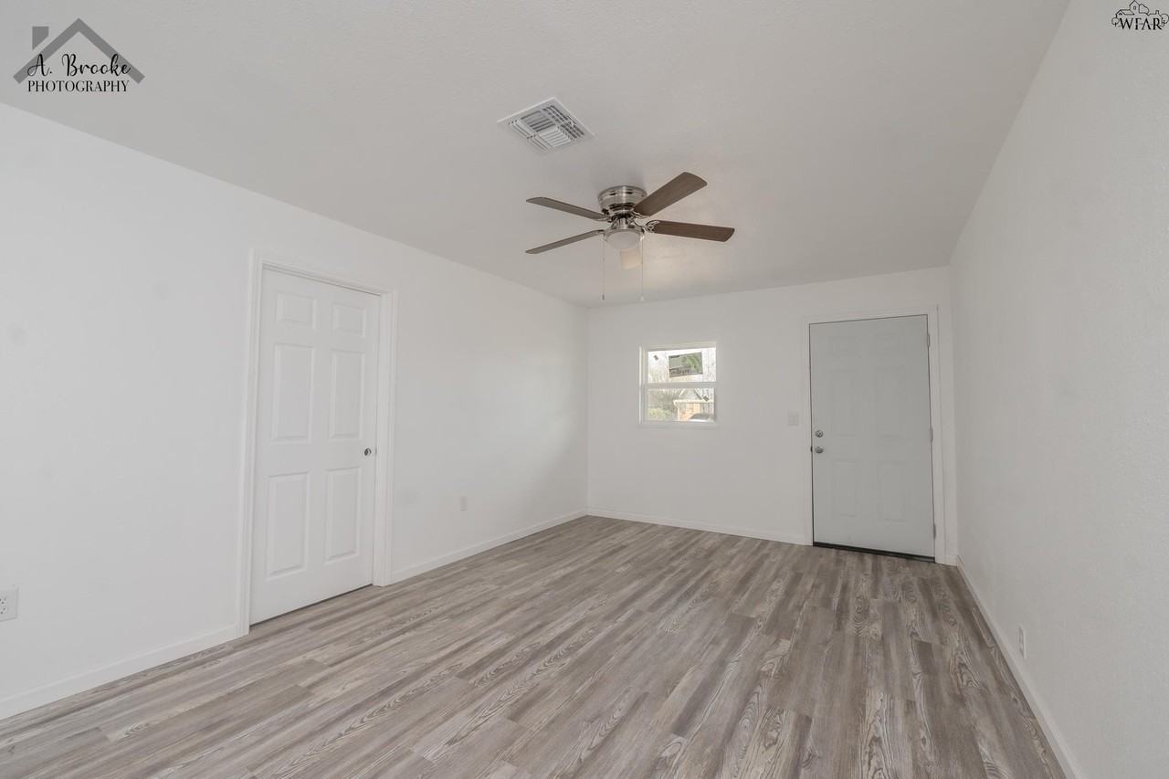 1512 Grayfox Pl - Photo 7 of 26