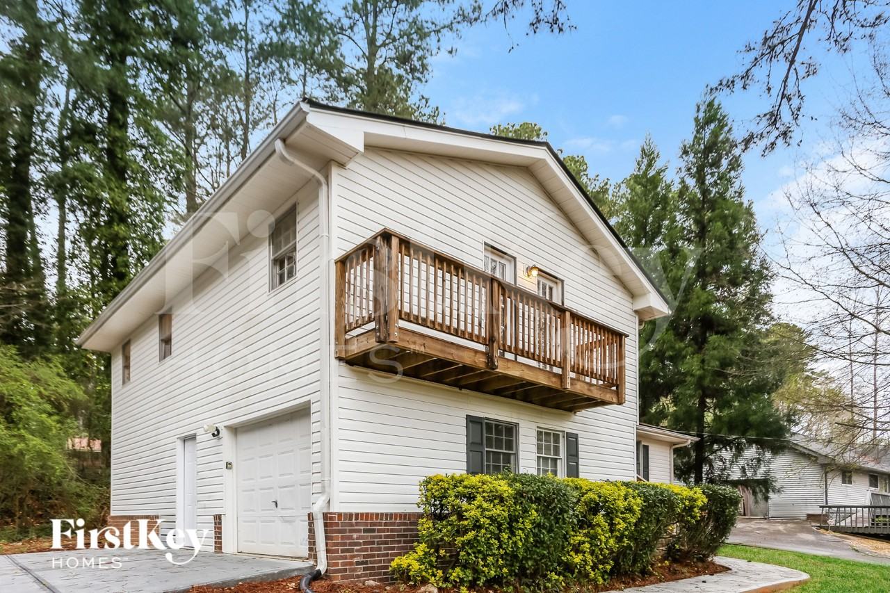 2881 Hickory Trl - Photo 2 of 19