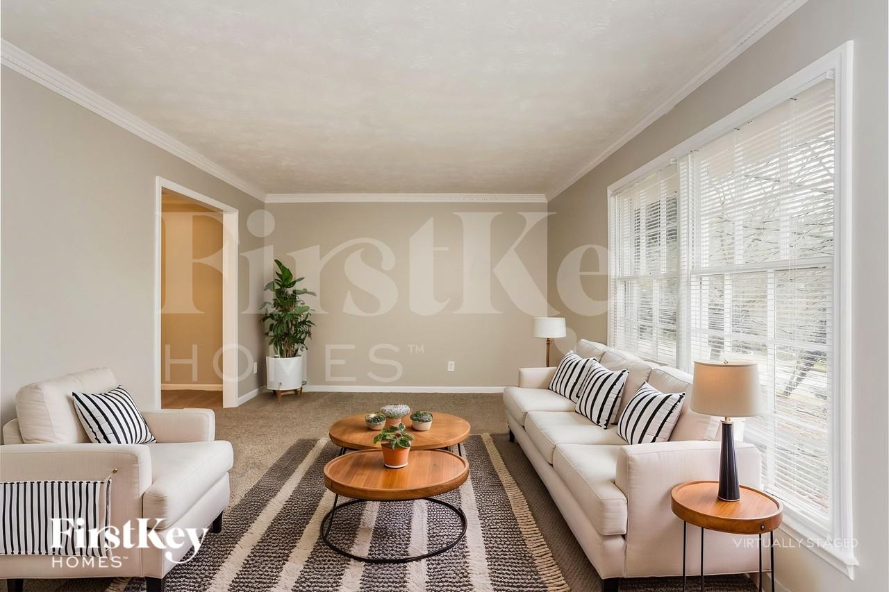 2881 Hickory Trl - Photo 4 of 19