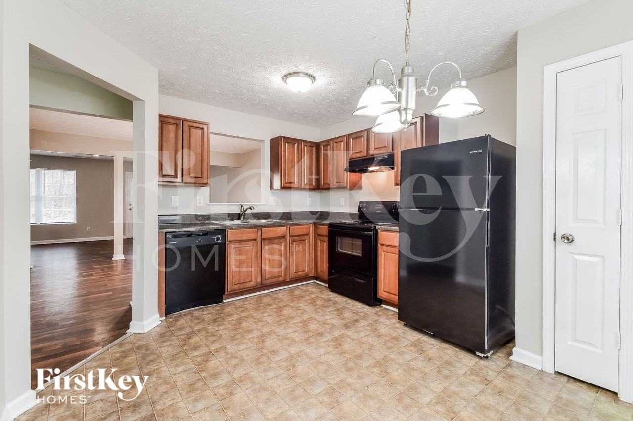 2435 Piering Dr - Photo 7 of 16