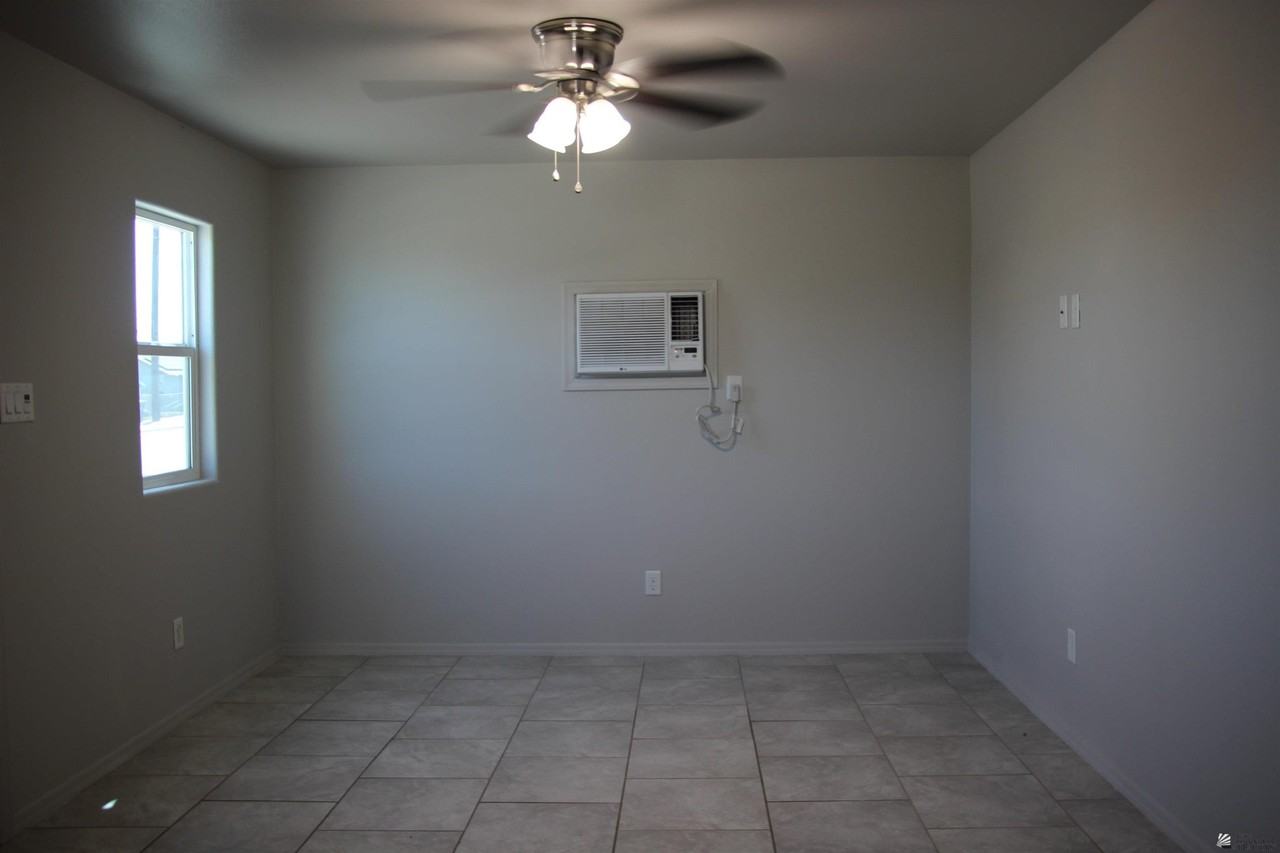 1228 S 2nd Ave - Photo 6 of 11