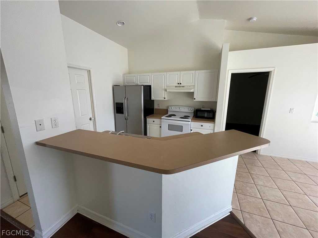 1428 Sw 29th St - Photo 4 of 22