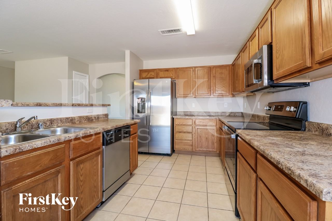 8953 S 253rd Ave - Photo 7 of 16