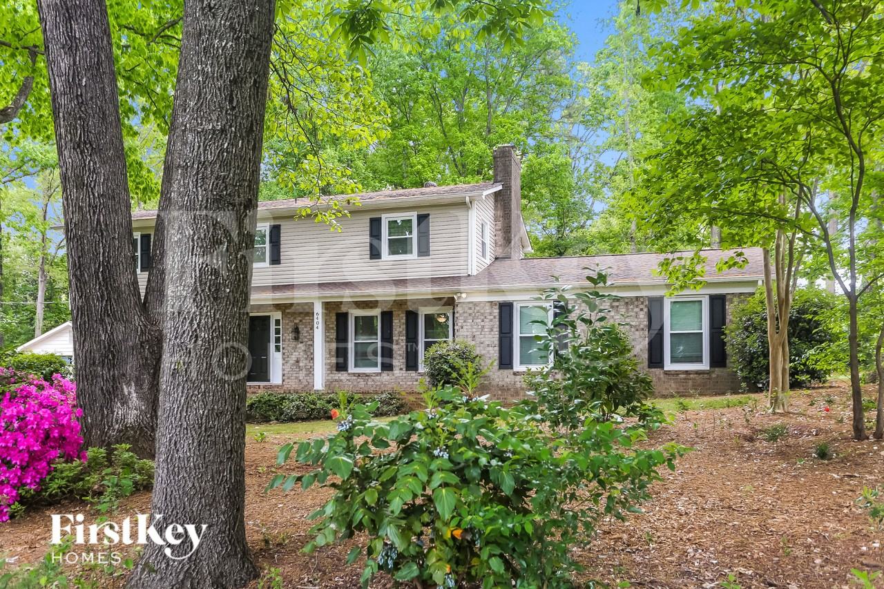 6404 Pencade Ln - Photo 4 of 16