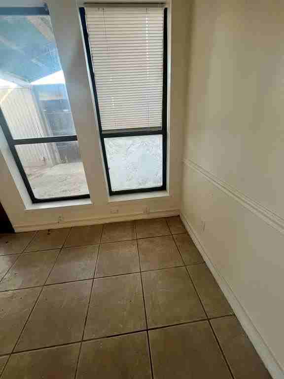 4138 Towngate Blvd - Photo 5 of 10