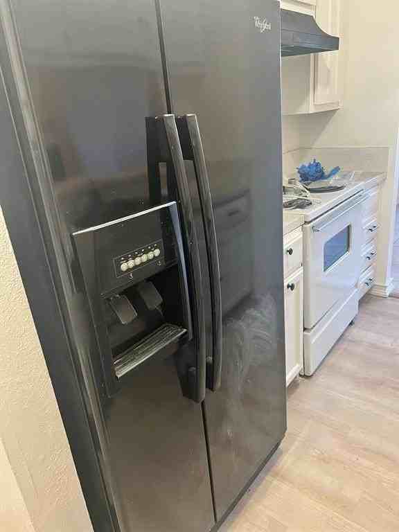 4138 Towngate Blvd - Photo 6 of 10