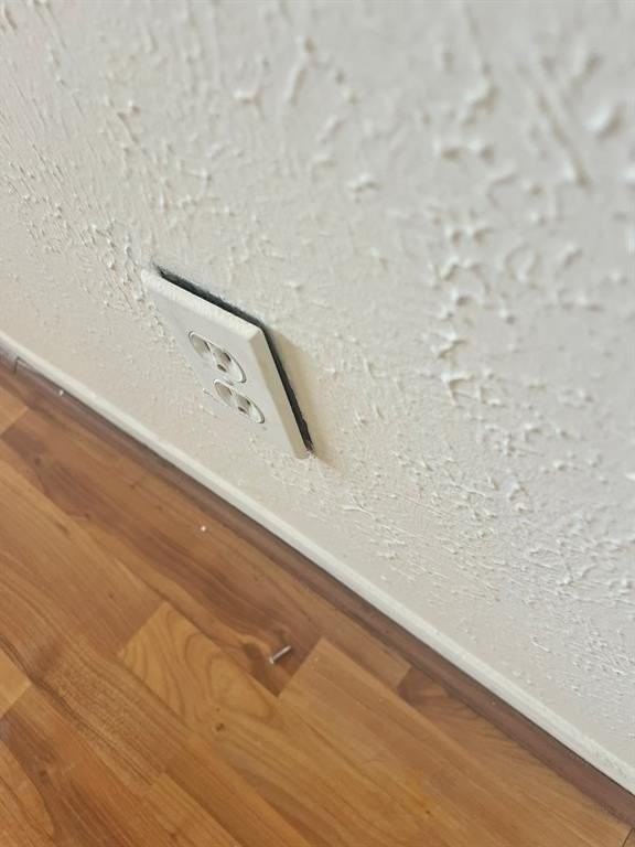 4138 Towngate Blvd - Photo 7 of 10