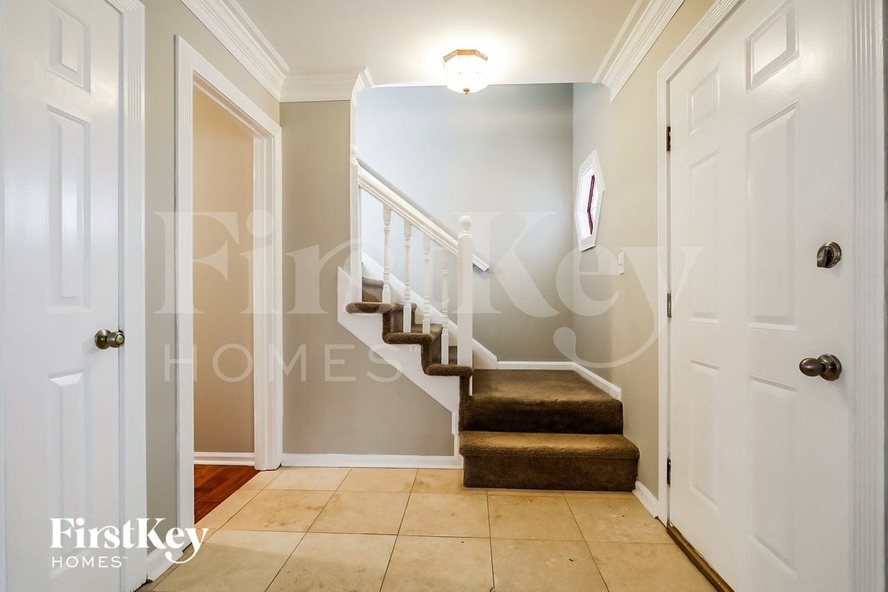 2988 Winding Way Sw - Photo 2 of 15