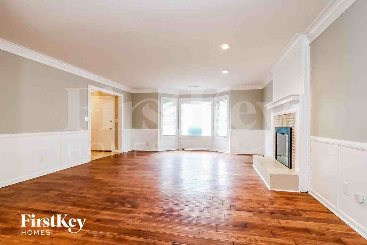 2988 Winding Way Sw - Photo 3 of 15