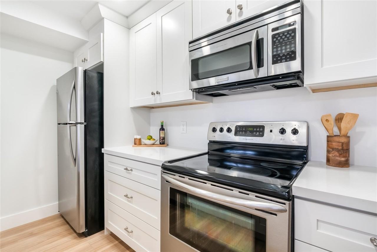 7920 Nw 11th Ct - Photo 3 of 37