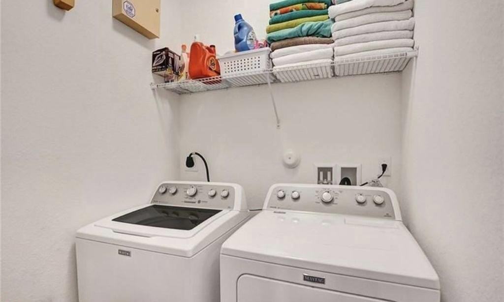 1082 Nw 33rd Mnr - Photo 4 of 14